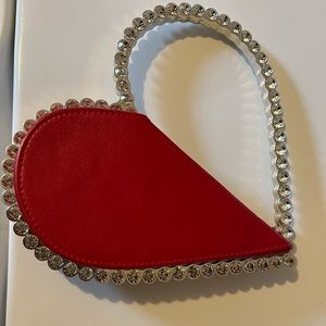 Only worn once nice little clucth that makes your outfit look nice.